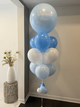 Load image into Gallery viewer, Helium bouquet consists of 1 giant balloon and 9 latex balloons in standard size