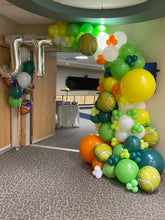 Load image into Gallery viewer, Balloon Garland Installation e.g. 2