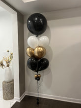 Load image into Gallery viewer, Helium bouquet consists of 1 giant balloon and 9 latex balloons in standard size