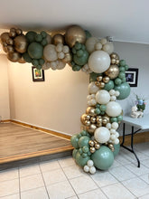 Load image into Gallery viewer, Balloon Garland Installation e.g. 6