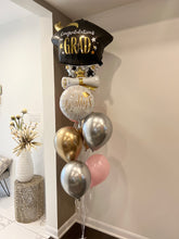 Load image into Gallery viewer, Graduation helium bouquet
