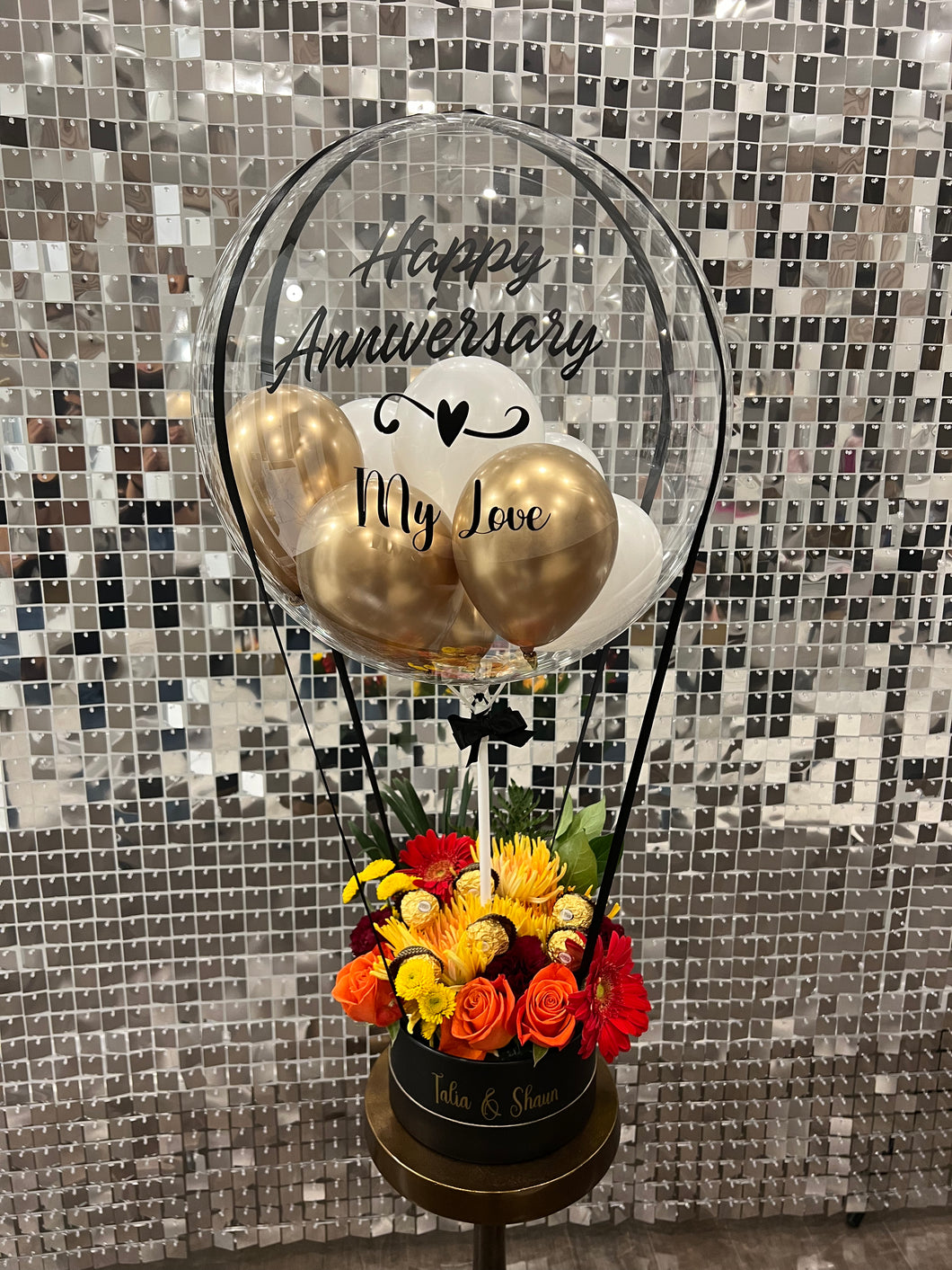 Customized Hot Air Balloon Box (Flowers with Chocolates)