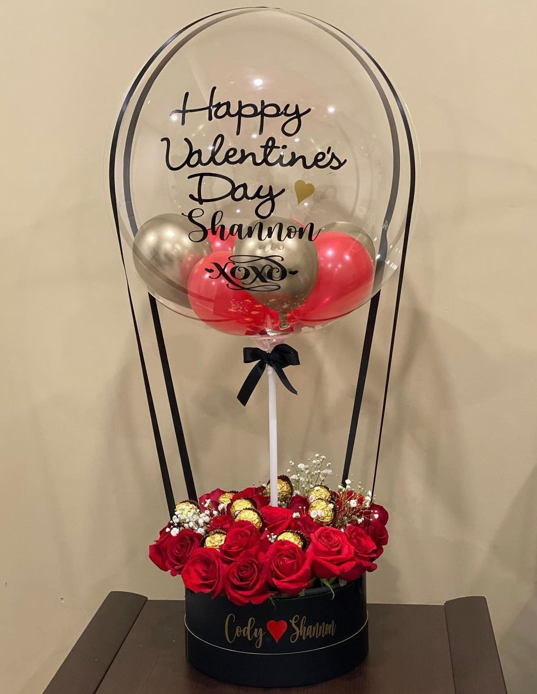 Customized Hot Air Balloon Box with Red Roses