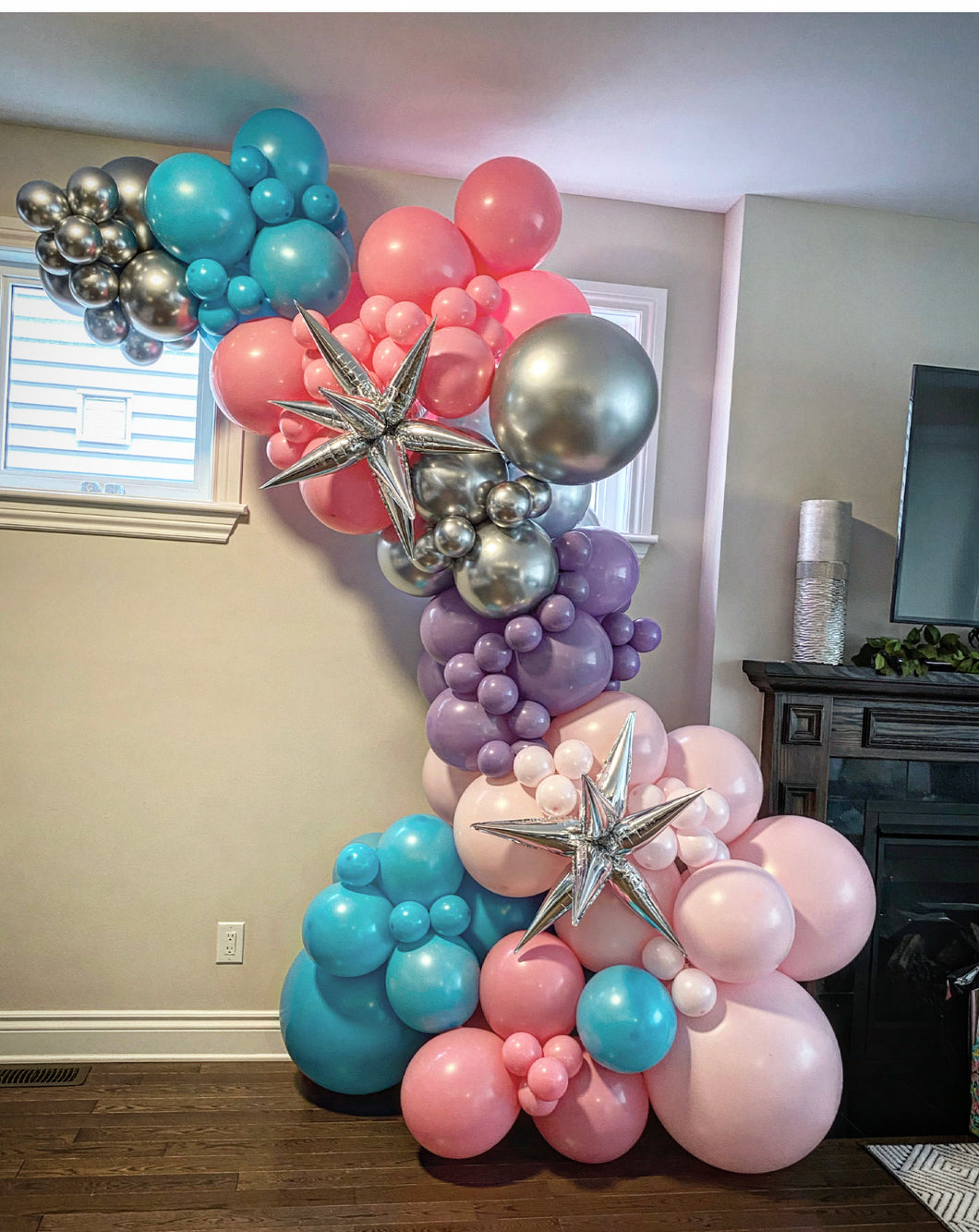 Balloon Garland Installation e.g. 6 – The Balloons Lady