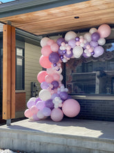 Load image into Gallery viewer, Balloon Garland Installation e.g. 3
